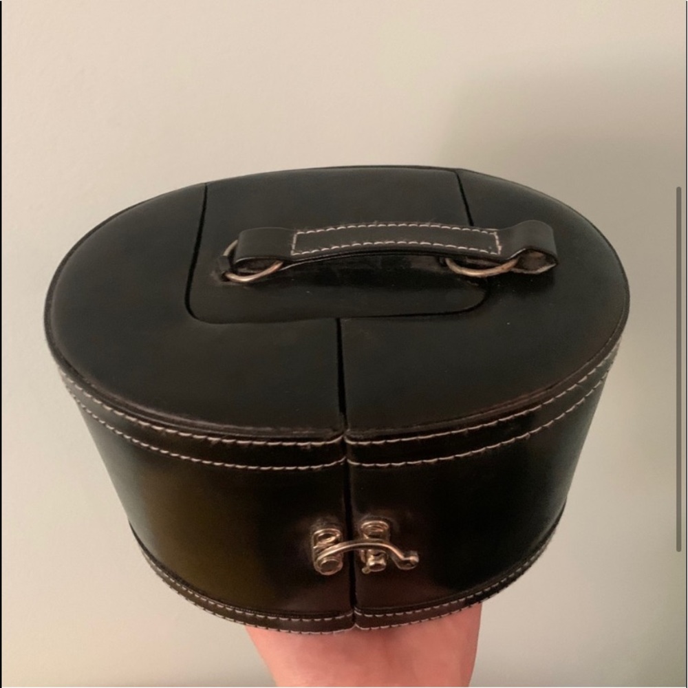 Cute vintage traveling jewelry case! I’m guilty of carrying mine in a zip lock